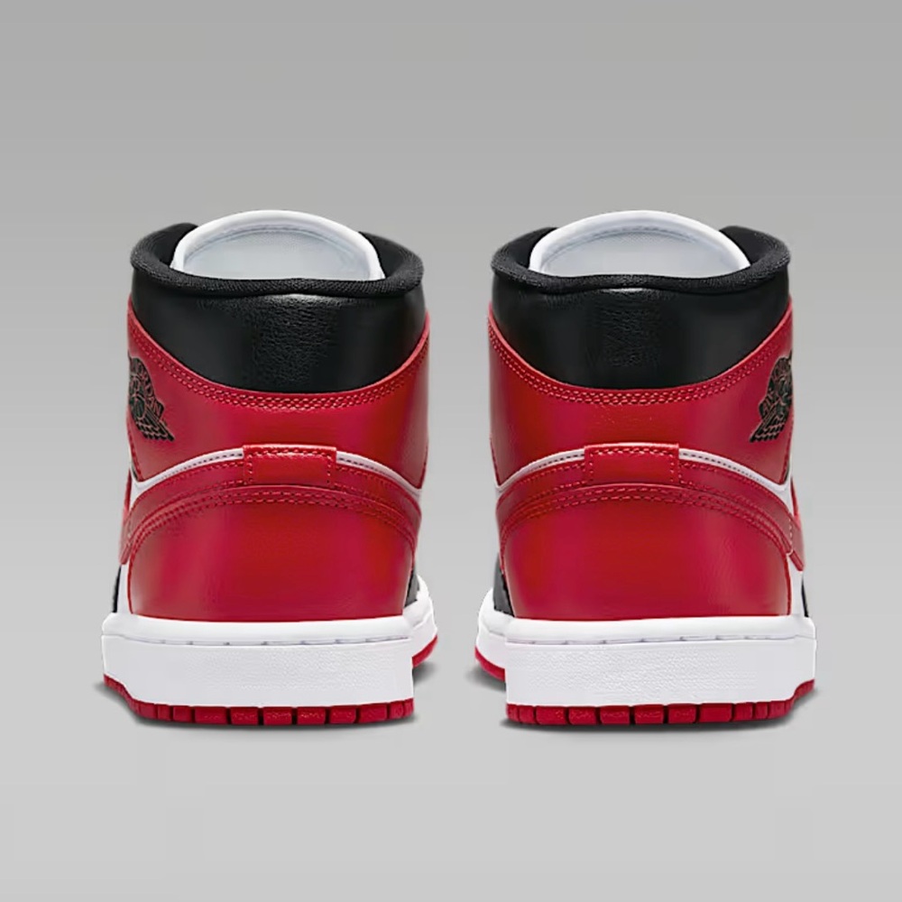 Nike Red and White Women's Sneakers - Picture 3 of 8